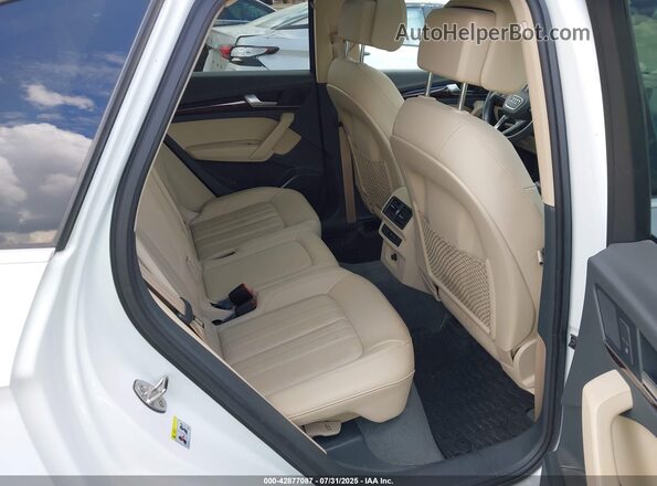 WA1ANAFY0L2017554 2020 AUDI Q5 Белый Вид наклейки с VIN-кодом