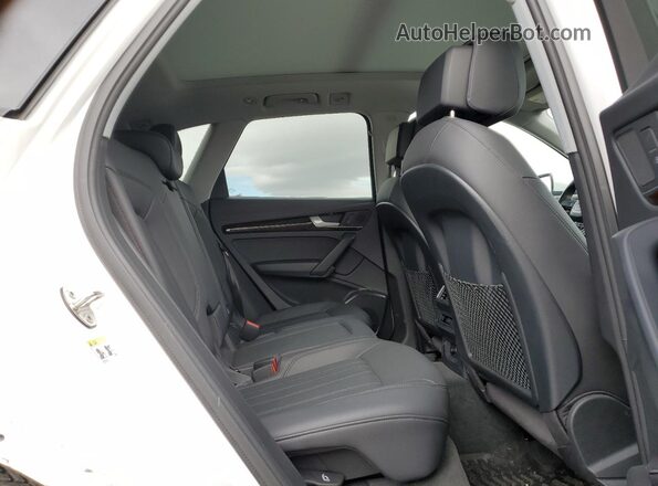 WA1ANAFY8J2204375 2018 AUDI Q5 White Vista interior trasera