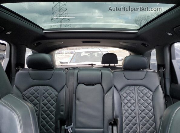 WA1AWBF70ND015742 2022 AUDI SQ7 Белый Вид задних сидений