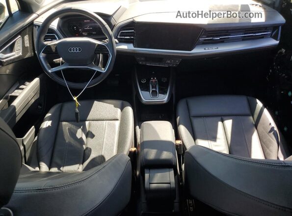 WA1BCBFZ1PP018021 2023 AUDI Q4 Черный Вид панели приборов