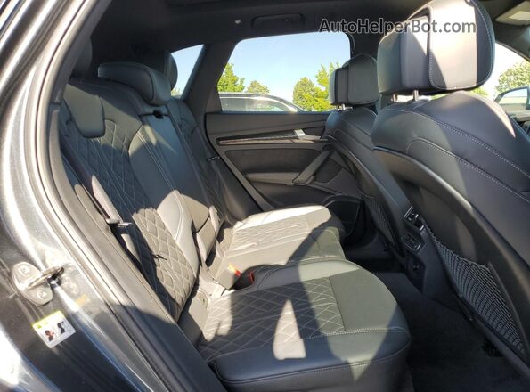 WA1C4AFY6J2052365 2018 AUDI SQ5 Gray Widok wnętrza z tyłu