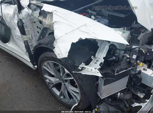 WA1EVBF13PD040170 2023 AUDI Q8 Белый Вид спереди