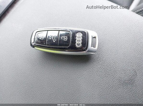 WA1FVAF18MD012116 2021 AUDI Q8 Blue Dashboard view