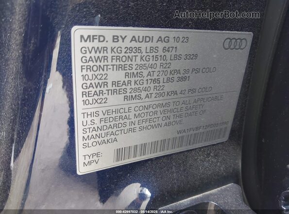 WA1FVBF12PD051990 2023 AUDI Q8 Blue Widok komory silnika