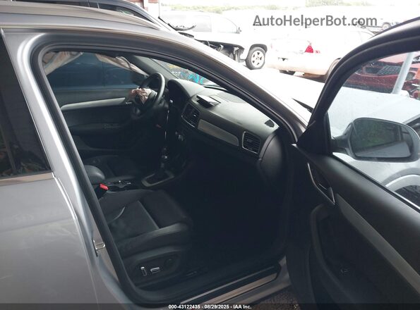 WA1JCCFS2JR014351 2018 AUDI Q3 Серебряный Вид салона спереди