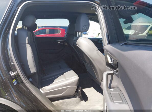 WA1LCBF70PD018984 2023 AUDI Q7 Black Widok naklejki z numerem VIN