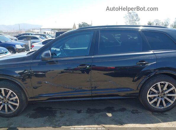 WA1LCBF70PD018984 2023 AUDI Q7 Black Widok wnętrza z tyłu