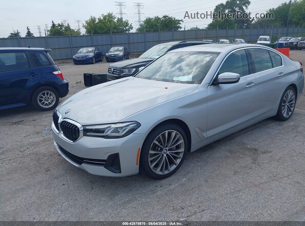 WBA13BJ09MCF80987 2021 BMW 5 SERIES Silver Przód lewy