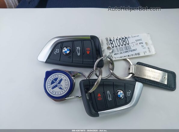 WBA13BJ09MCF80987 2021 BMW 5 SERIES Silver Widok deski rozdzielczej
