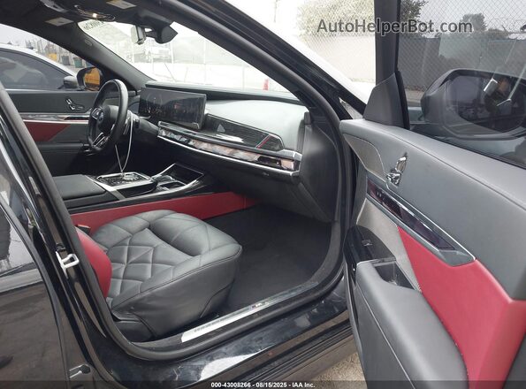 WBA23EH08RCS88117 2024 BMW OTHER Черный Вид салона спереди