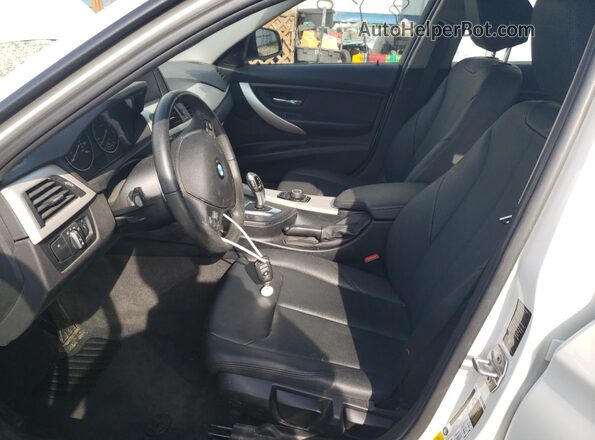 WBA8A3C55JA488332 2018 BMW OTHER White Սալոնի դիմացի տեսք