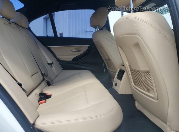 WBA8B9C52JEE80961 2018 BMW OTHER White უკანა სავარძლების ხედი