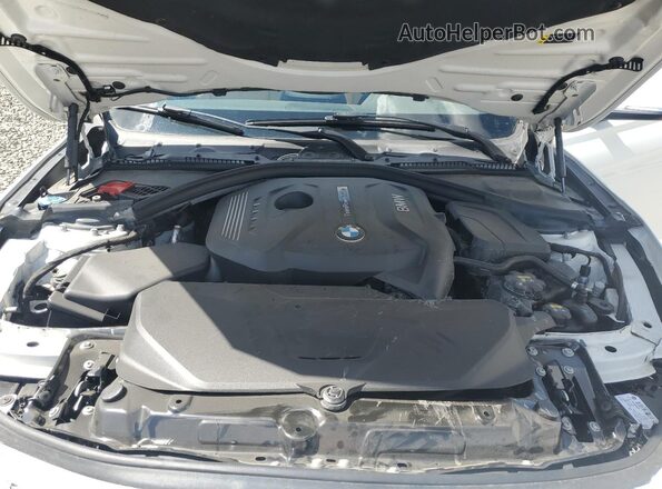 WBA8B9C52JEE80961 2018 BMW OTHER White უკანა სალონის ხედი