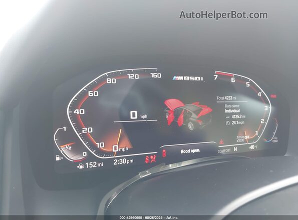 WBAGV8C00SCT29211 2025 BMW M8 White Вид задніх сидінь
