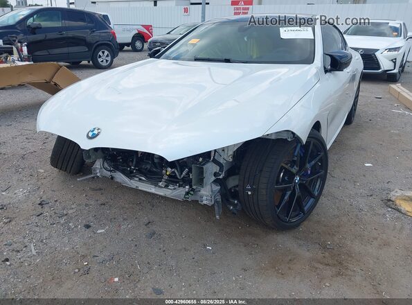 WBAGV8C00SCT29211 2025 BMW M8 White Вид спереду