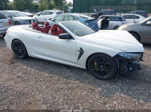 WBSDZ0C02LCD60498 2020 BMW M8 Белый Передняя правая четверть