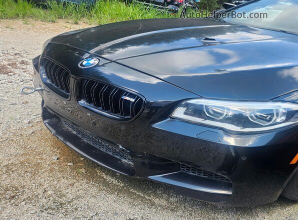 WBSFV9C51GD595847 2016 BMW M5  Вид спереди