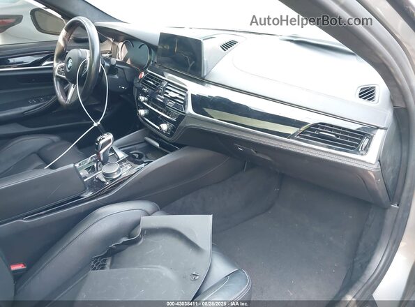 WBSJF0C50JB282164 2018 BMW M5 Black Вид салону спереду