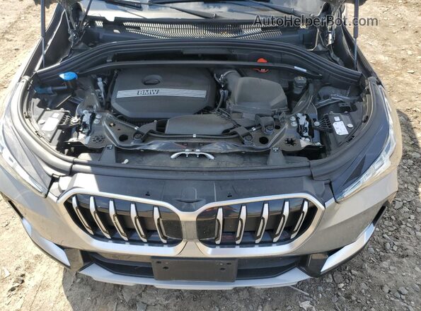 WBX73EF02R5Y97111 2024 BMW X1 Silver Շարժիչի բաժամունքի տեսք