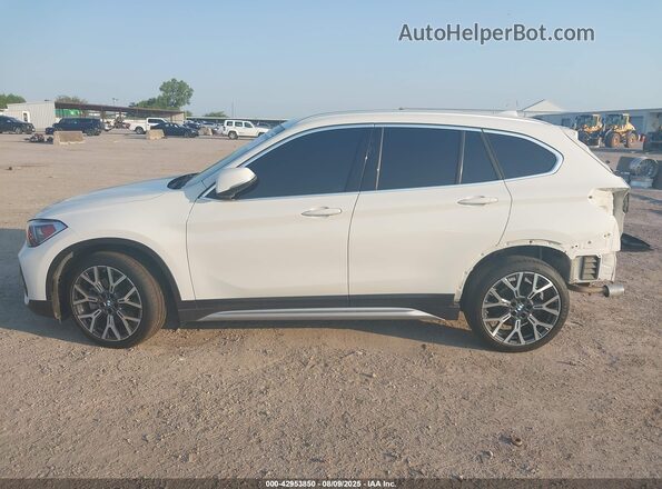 WBXJG7C07M5S34491 2021 BMW X1 White 360 interior view