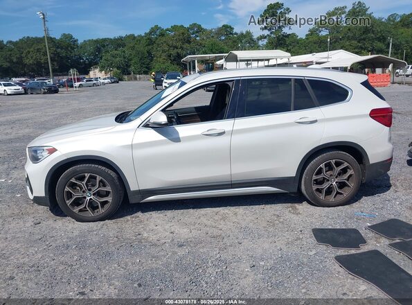 WBXJG9C00M5S45019 2021 BMW X1 Белый Панорамный вид салона 360°