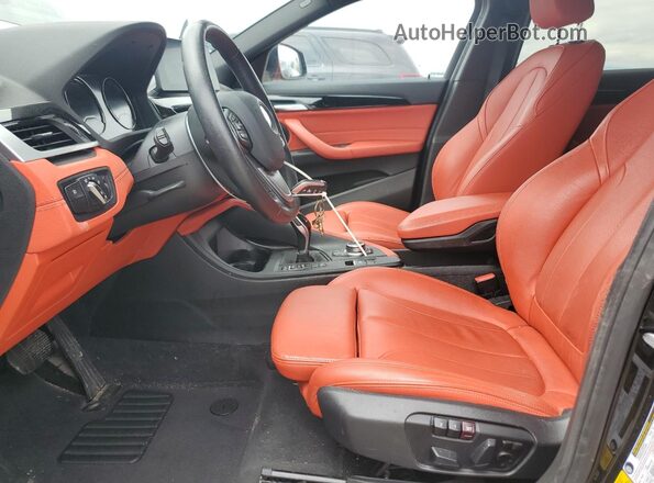 WBXYJ1C04P5V71475 2023 BMW X2 Black Widok wnętrza z przodu