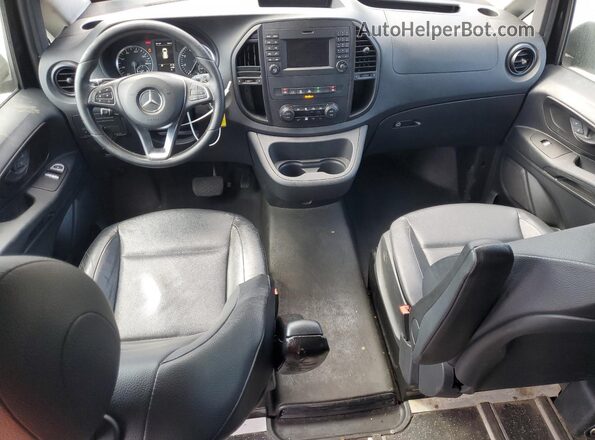 WDAPG2EE6H3334038 2017 MERCEDES-BENZ METRIS Black Вид панелі приладів