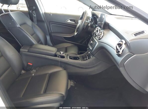 WDCTG4EB3LJ687462 2020 MERCEDES-BENZ GLA 250 White Вид салону спереду