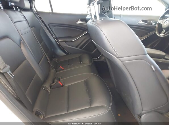 WDCTG4EB3LJ687462 2020 MERCEDES-BENZ GLA 250 White Вид наклейки з VIN-кодом