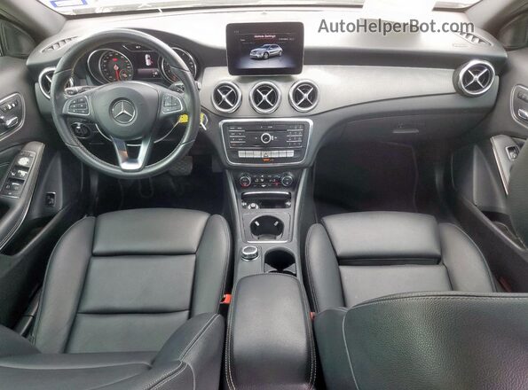 WDCTG4EB9JJ502201 2018 MERCEDES-BENZ GLA Black Dashboard view