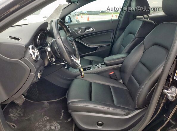WDCTG4EB9JJ502201 2018 MERCEDES-BENZ GLA Black Front interior view