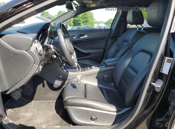 WDCTG4EB9JJ504210 2018 MERCEDES-BENZ GLA Black Vista interior delantera