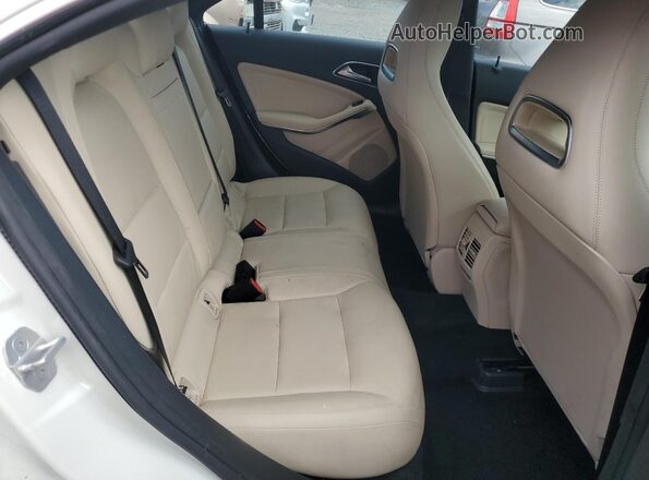 WDDSJ4EB7HN442866 2017 MERCEDES-BENZ CLA-CLASS Белый Вид задних сидений