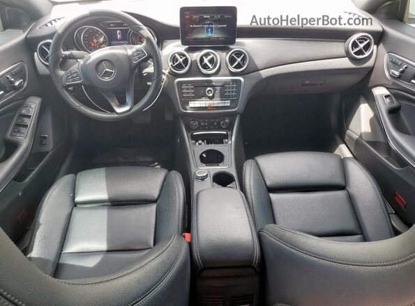 WDDSJ4EB9JN580012 2018 MERCEDES-BENZ CLA-CLASS White Widok deski rozdzielczej