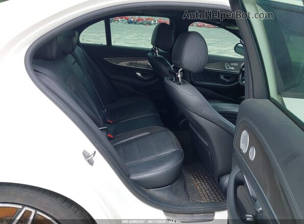 WDDZF6EB6HA192989 2017 MERCEDES-BENZ AMG E 43 White Widok naklejki z numerem VIN