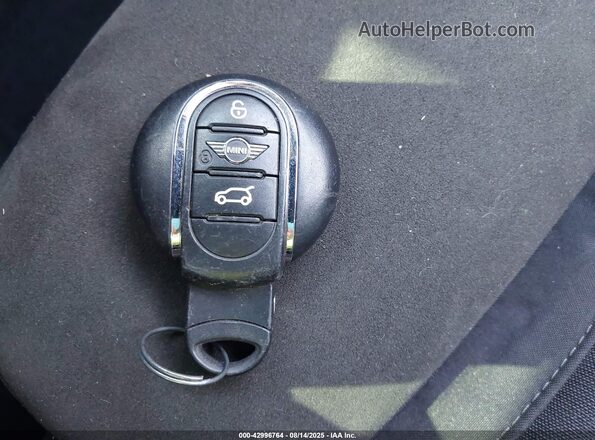 WMWXM9C59K2H38952 2019 MINI HARDTOP Красный Вид панели приборов