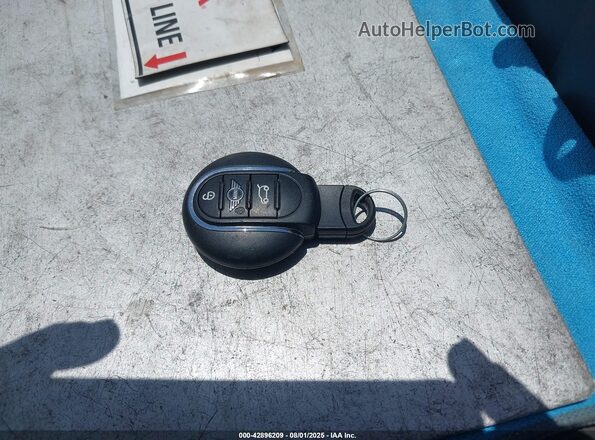WMWXU7C05L2M32662 2020 MINI HARDTOP Blue Dashboard view