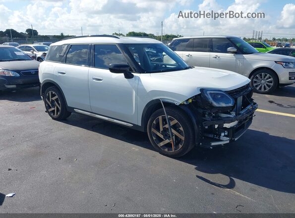 WMZ23GA02S7R96242 2025 MINI COUNTRYMAN Белый Передняя правая четверть