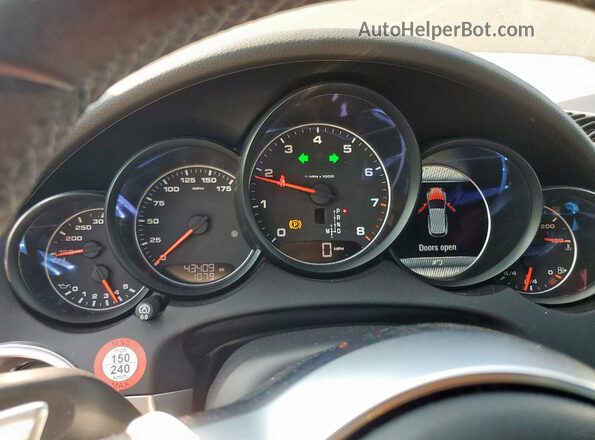WP1AA2A20HKA83151 2017 PORSCHE CAYENNE Black Սարքավորումների վահանակի տեսք