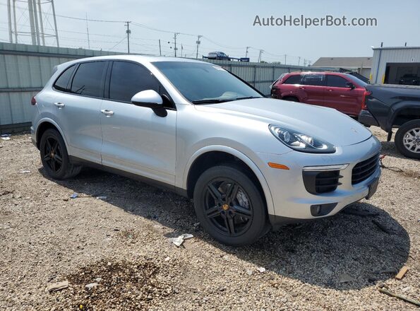 WP1AA2A25HKA83517 2017 PORSCHE CAYENNE Silver Przód prawy