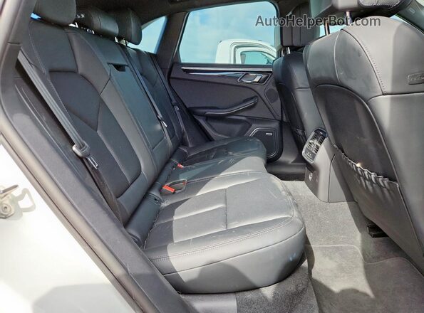 WP1AA2A52RLB00960 2024 PORSCHE MACAN Белый Вид задних сидений