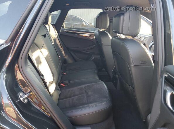 WP1AB2A57MLB31885 2021 PORSCHE MACAN Black Вид задньої частини салону