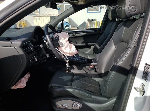 WP1AB2A57MLB37220 2021 PORSCHE MACAN Белый Вид салона спереди