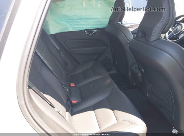 YV4102RK7M1864450 2021 VOLVO XC60 Серебряный Вид наклейки с VIN-кодом