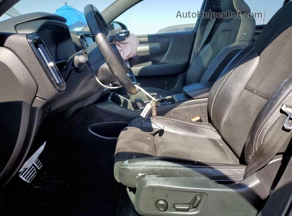 YV4162UM0M2450167 2021 VOLVO XC40 Синий Вид салона спереди