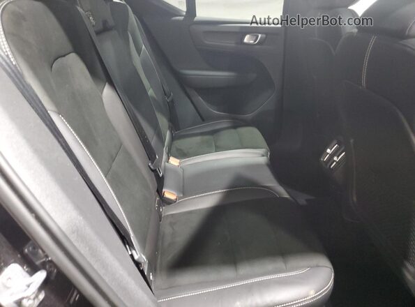 YV4162UM4M2449345 2021 VOLVO XC40 Black Rear interior view
