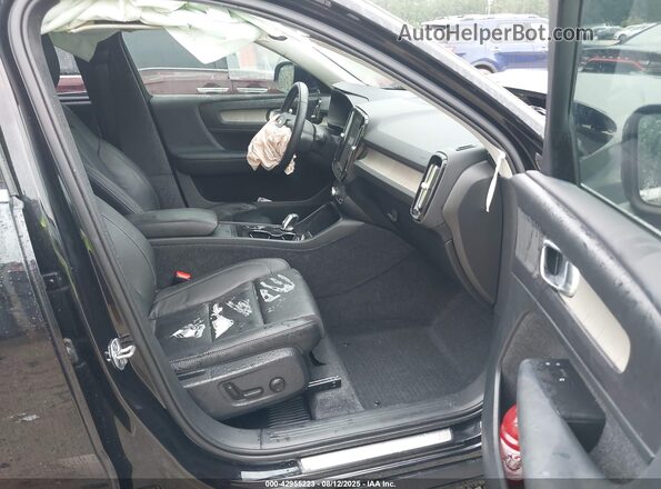 YV4AC2HL1L2275047 2020 VOLVO XC40 Black Вид салону спереду