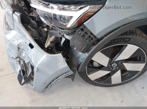 YV4ED3UMXP2087183 2023 VOLVO XC40 RECHARGE PURE ELECTRIC Gray Widok z przodu