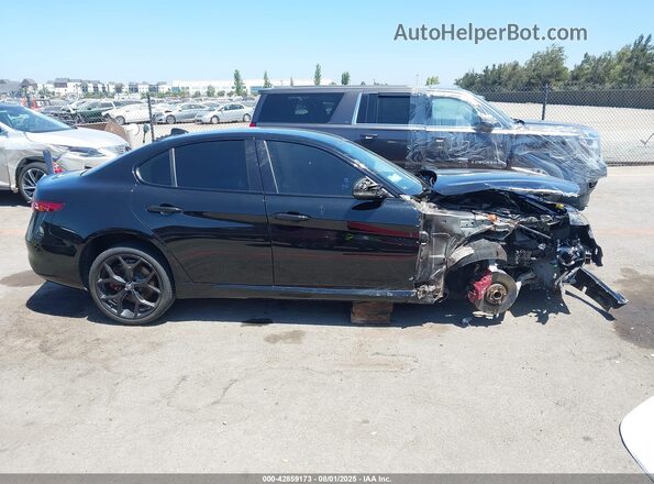 ZARFAMAN1L7636744 2020 ALFA ROMEO GIULIA Черный Панорамный вид салона 360°