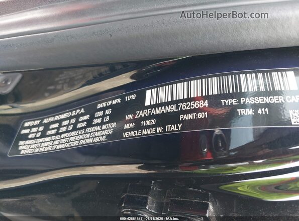 ZARFAMAN9L7625684 2020 ALFA ROMEO GIULIA Black Widok komory silnika